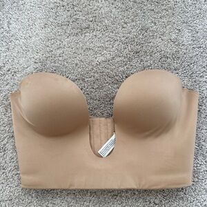 Fine Lines Plunge Bra Beige Nude 36B Padded Strapless